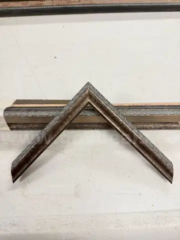 Framing PLPG7352 Length Moulding.