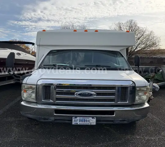 2011 Ford Econoline E450 24 Passenger