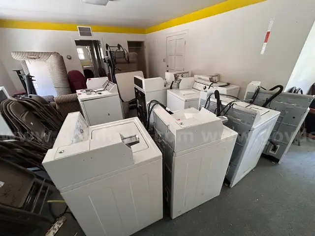 Electric Coin Operated 6 Washers &#x26; 4 Dryers