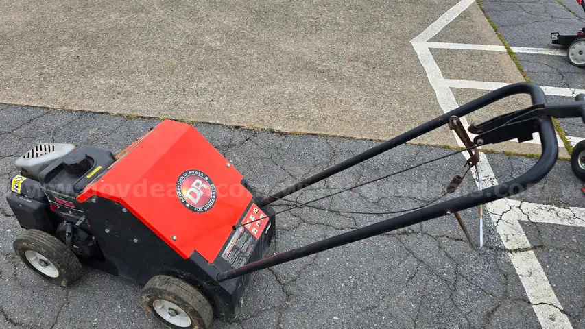 DR Lawn Aerator