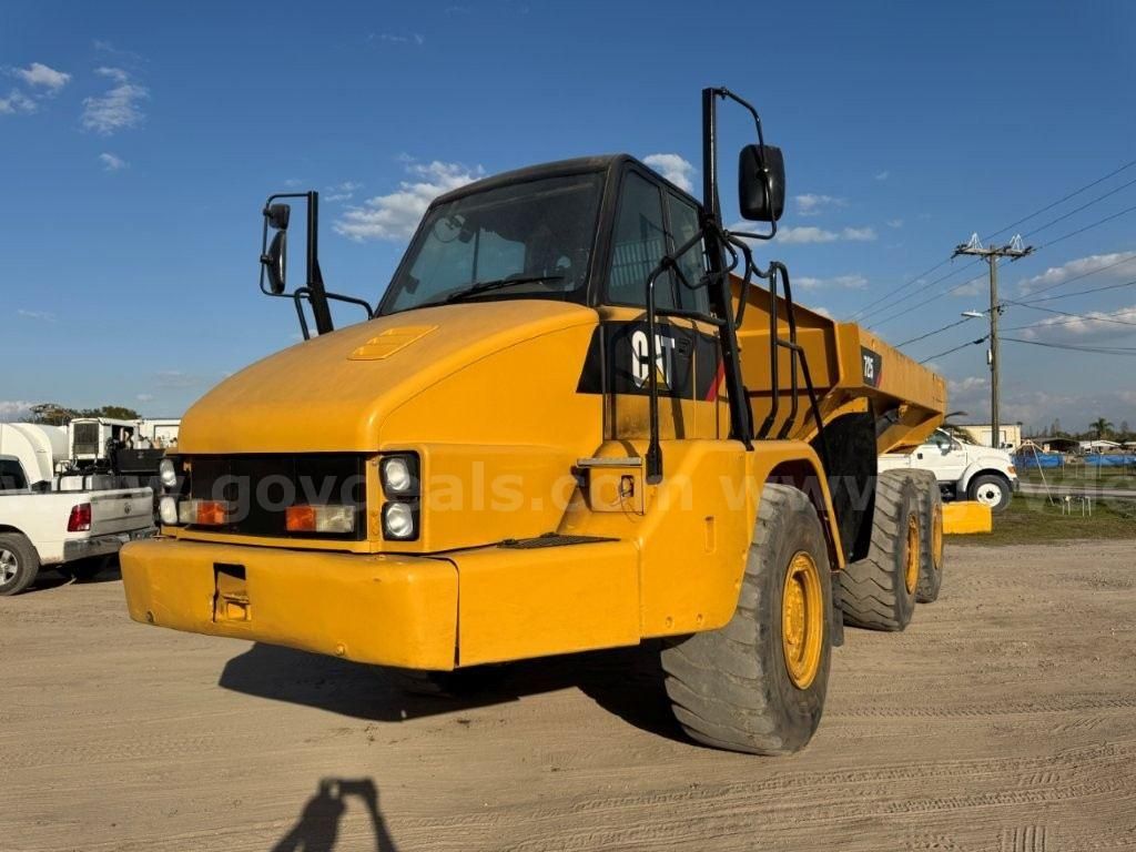 Photo of a 2014 Caterpillar 725