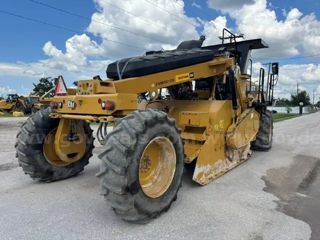 2021 Caterpillar RM400 Road Reclaimer