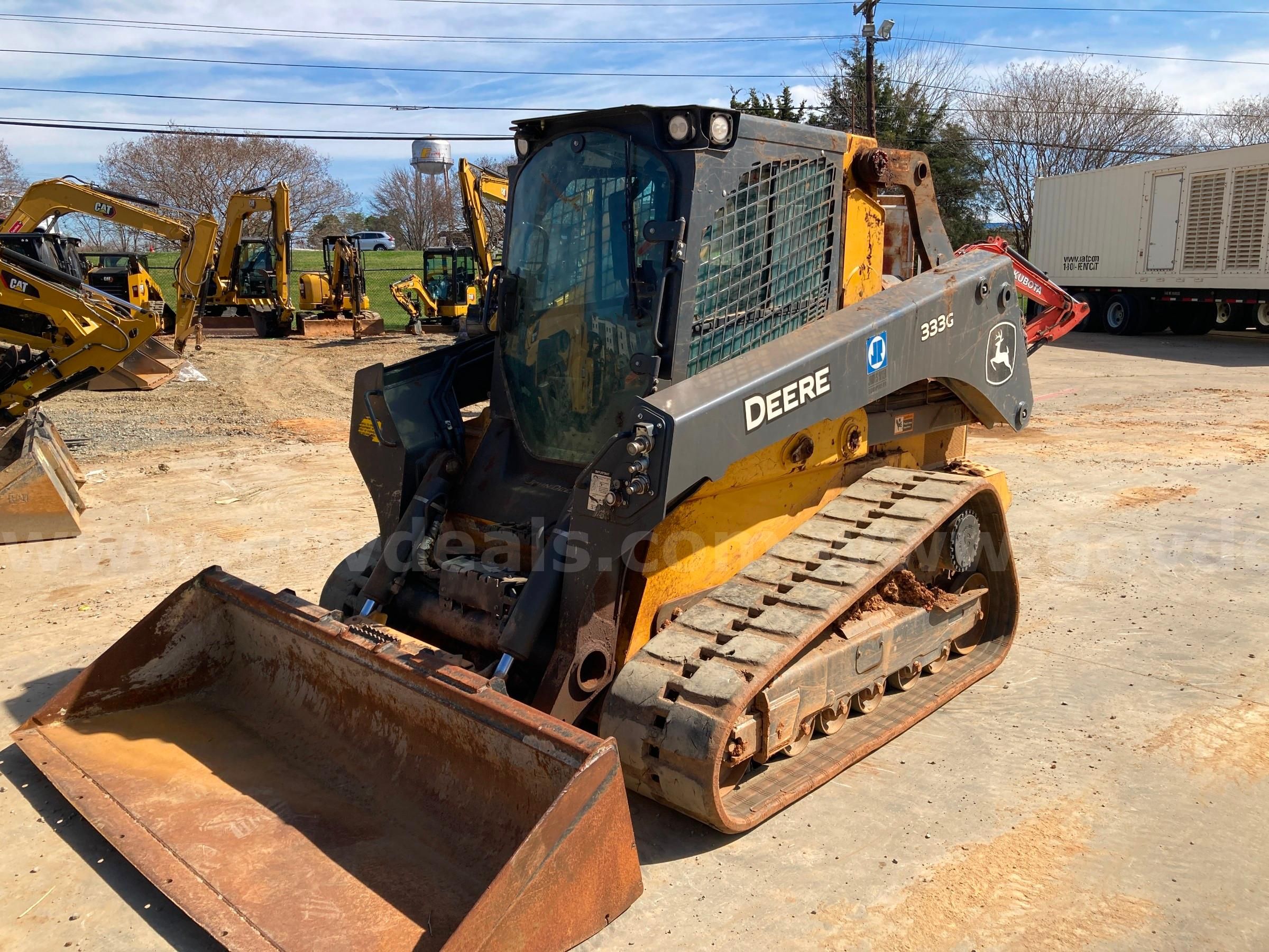 Photo of a 2024 John Deere 333G