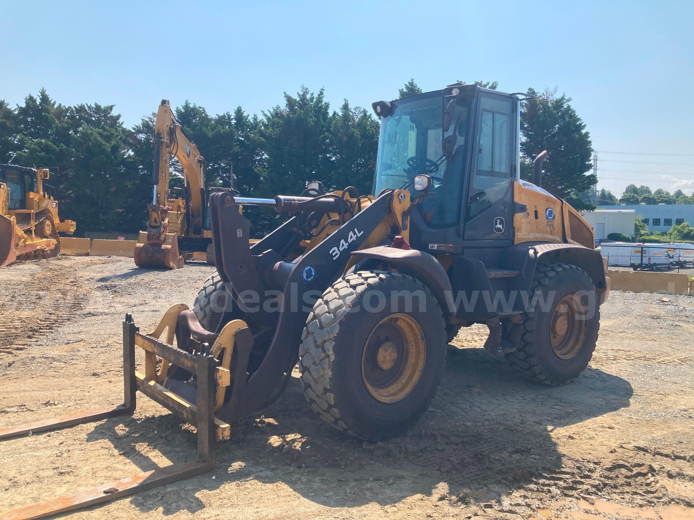 Photo of a 2020 John Deere 344L