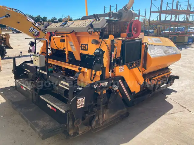 2014 LeeBoy 8515C Asphalt Paver