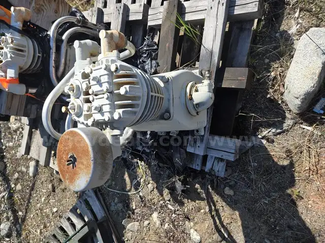 Lot of 2 Compressors