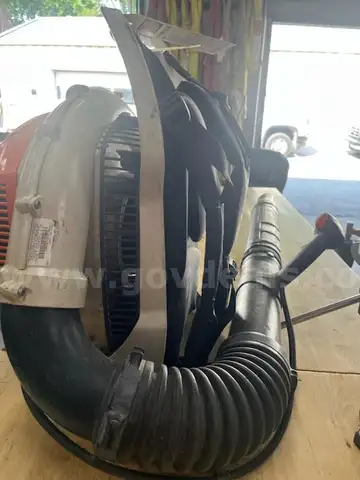 STIHL BLOWER BR 600. SERIAL #279808125. PURCHASED 11/17/09. MOTOR GOING BAD CAN USE FOR PARTS