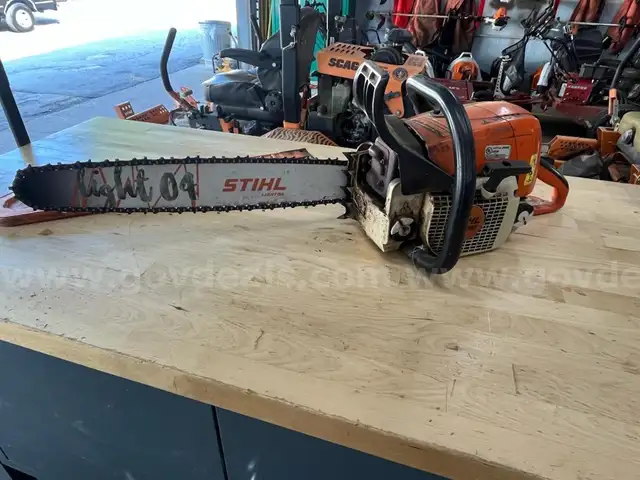 STIHL CHAINSAW MS 390