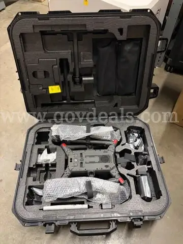 DJI Matrice 300 RTK Drone (NEW) w/ Used BS60 Charger and Batteries