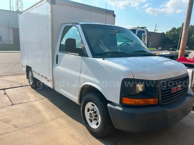 2011 GMC Savana
