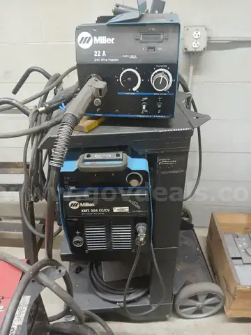 Miller XMT 304 Welder