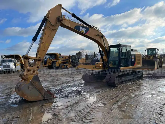 2017 Caterpillar 320FL Hydraulic Excavator