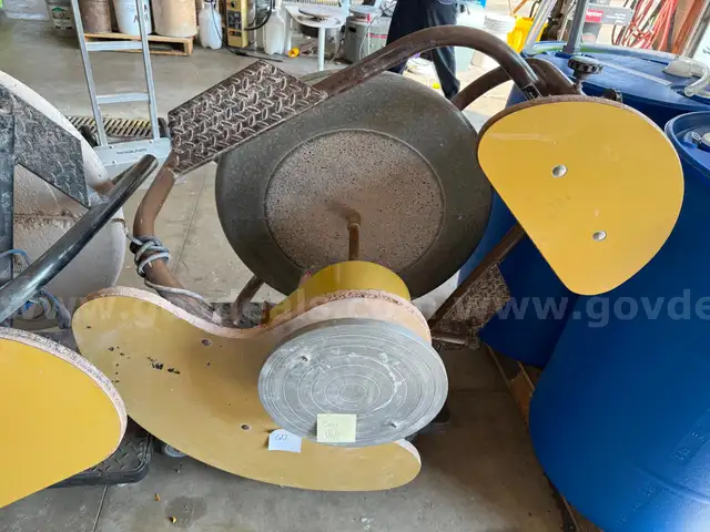 AMACO 3E Kick Assist Pottery Wheel