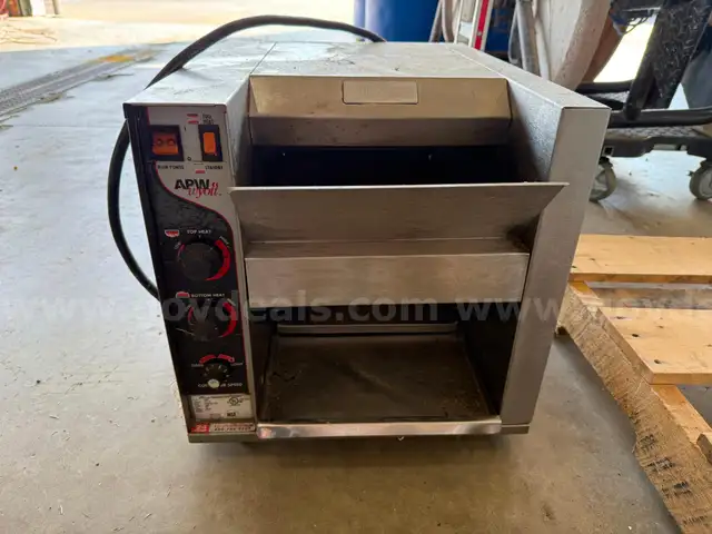 APW Wyott AT-10 Conveyor Toaster
