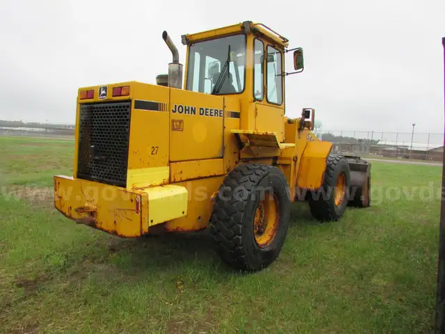 2009 John Deere Express Front Loader