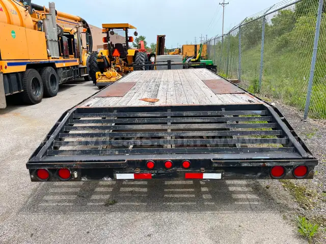 PJTrailer DE202 Flatbed Trailer