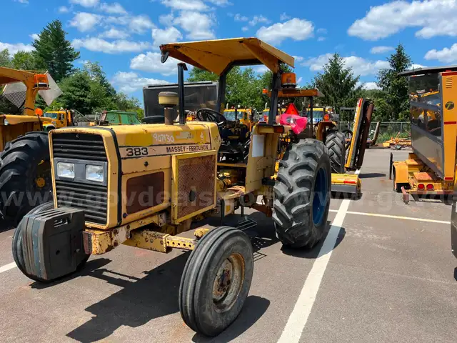 1990 Massey Ferguson 383