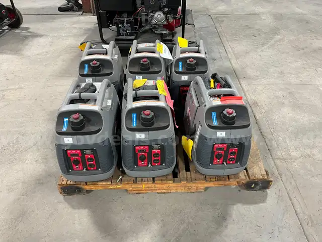Lot of (6) Briggs &#x26; Stratton 1.6kW Generators