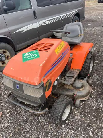 1999 Husqvarna GTH200 Riding Mower