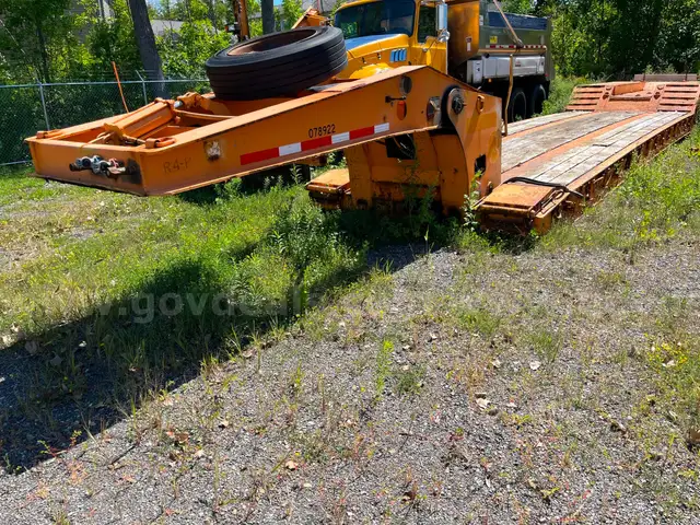2007 Globe 50 Ton Lowboy Trailer