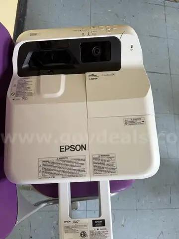 Lot of (4) Epson 695WI Projectors