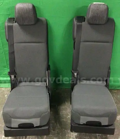 Lot of (2) 2024 Ford F-450 Car Seats