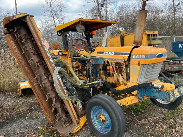 1989 Ford 5610 Tractor