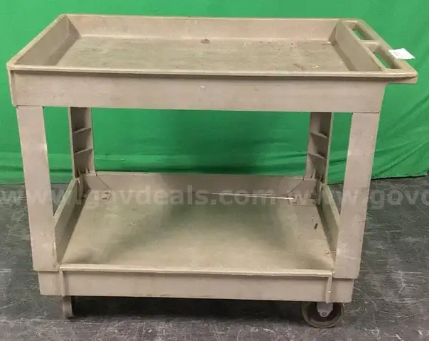Rubbermaid Cart