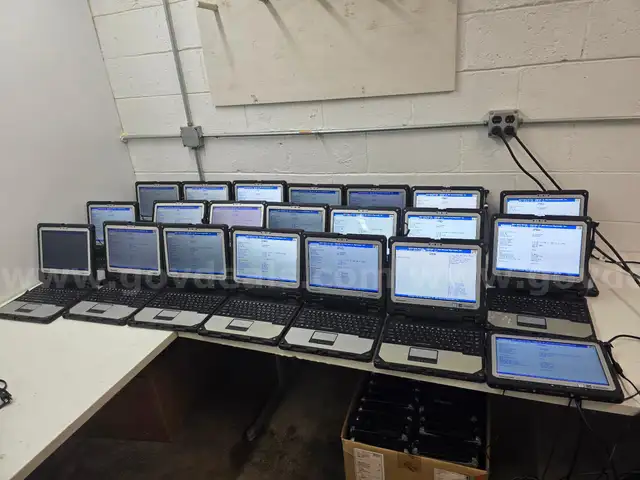 Lot of 21 Panasonic Toughbook CF-33 Detachable Rugged Laptops