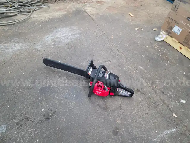 Craftsman CMXGSAMY462S 20" 46 cc Gas Chainsaw