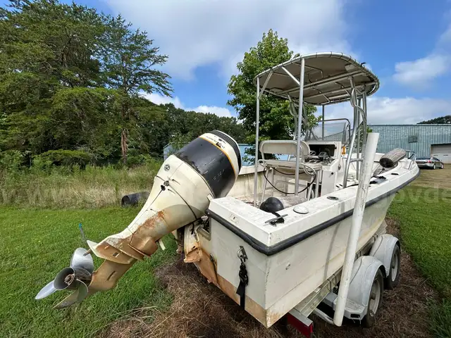 2005 Maycraft 2100