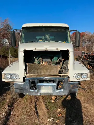 2013 Volvo VHD