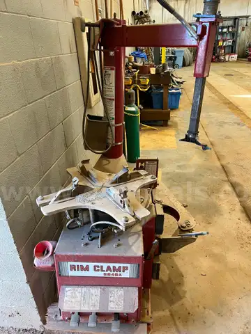 rim clamp tire machine