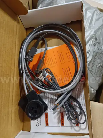 COMPRESSOR, AC UNUSED GOOD WEIGHT 100 IN A BOX