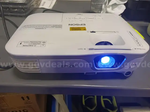EPSON POWERLITE X15 MULTIMEDIA PROJECTOR XGA 3000 LUM, P/N EPPLX15
