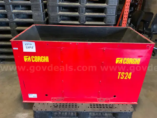 USED RED TIRE DUNKER TANK