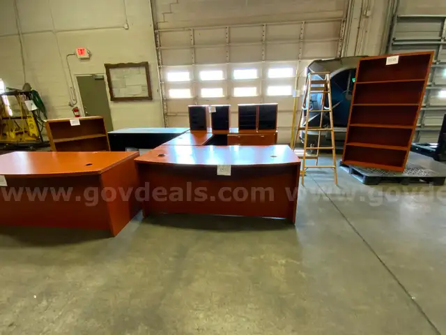 USED OFFICE  FURNITURE