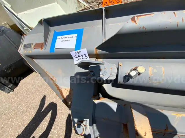 USED SIDE DUMP BUCKET