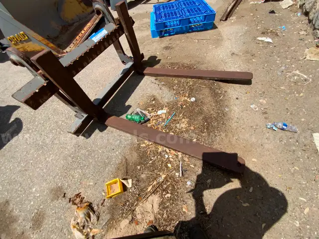 USED FORKS ATTACHMENT