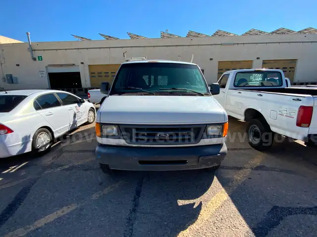 USED 2003 Ford Econoline