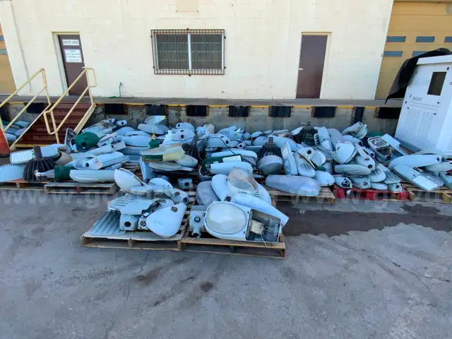 USED STREET LIGHTS