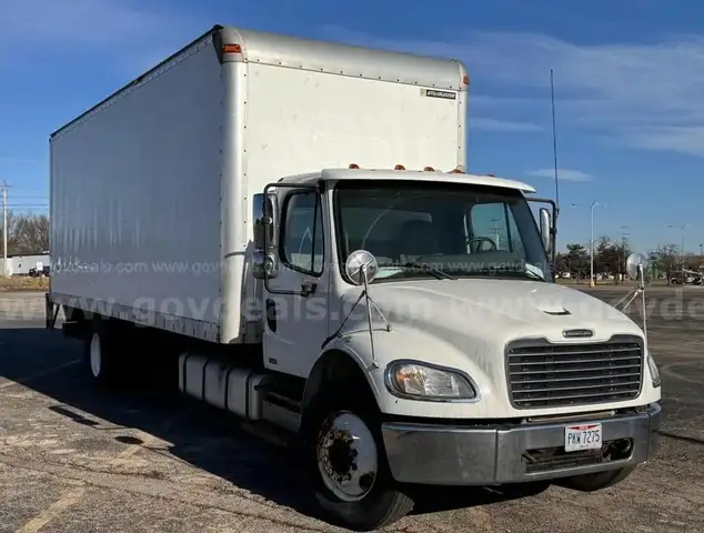 2011 Freightliner M2 106 CONVENTIONAL CAB, 6.7L L6 DIESEL 24&#x27; Box truck/Straight truck.