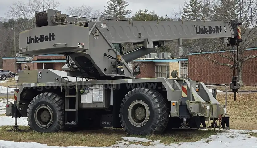 LINK-BELT RTC-8030 II ROUGH TERRAIN CRANE (Military)