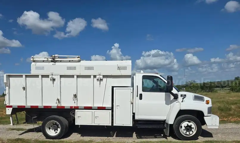 2009 Chevrolet Chipper Dump Truck