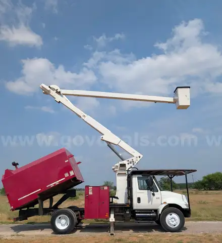 2007 International Bucket Truck