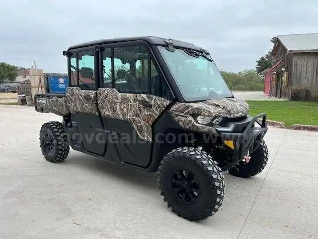 2023 Canam HD10 CAB Defender w/ HVAC