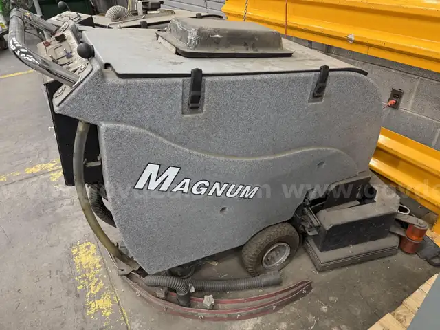 2012 Magnum 253-34D Scrubbing Machine