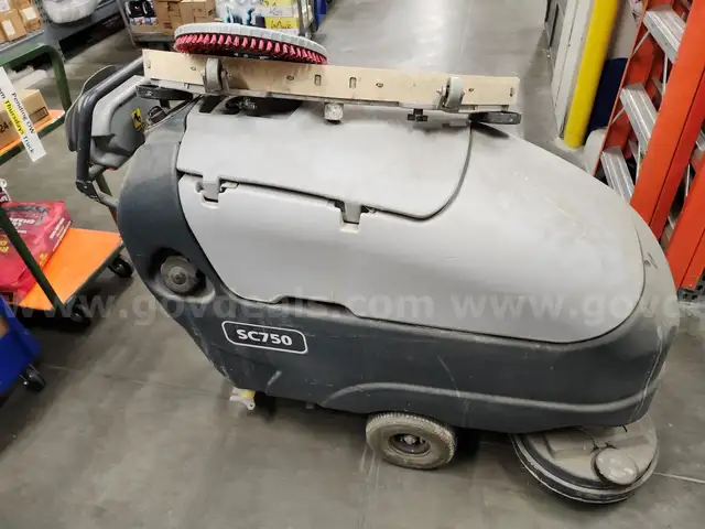 2015 Advance SC750-26D Floor Scrubber