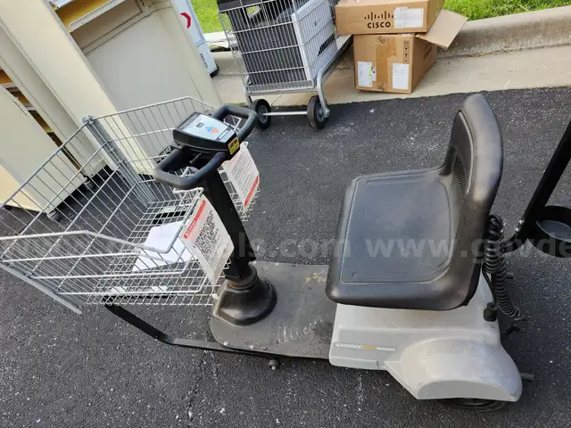 2014 Amigo Smart Shopper Motorized Handicap Cart