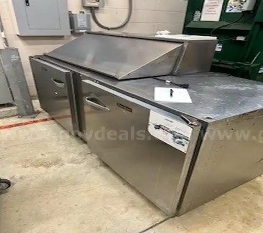 2020 Traulsen UPT7218-LR Sandwich Prep Table